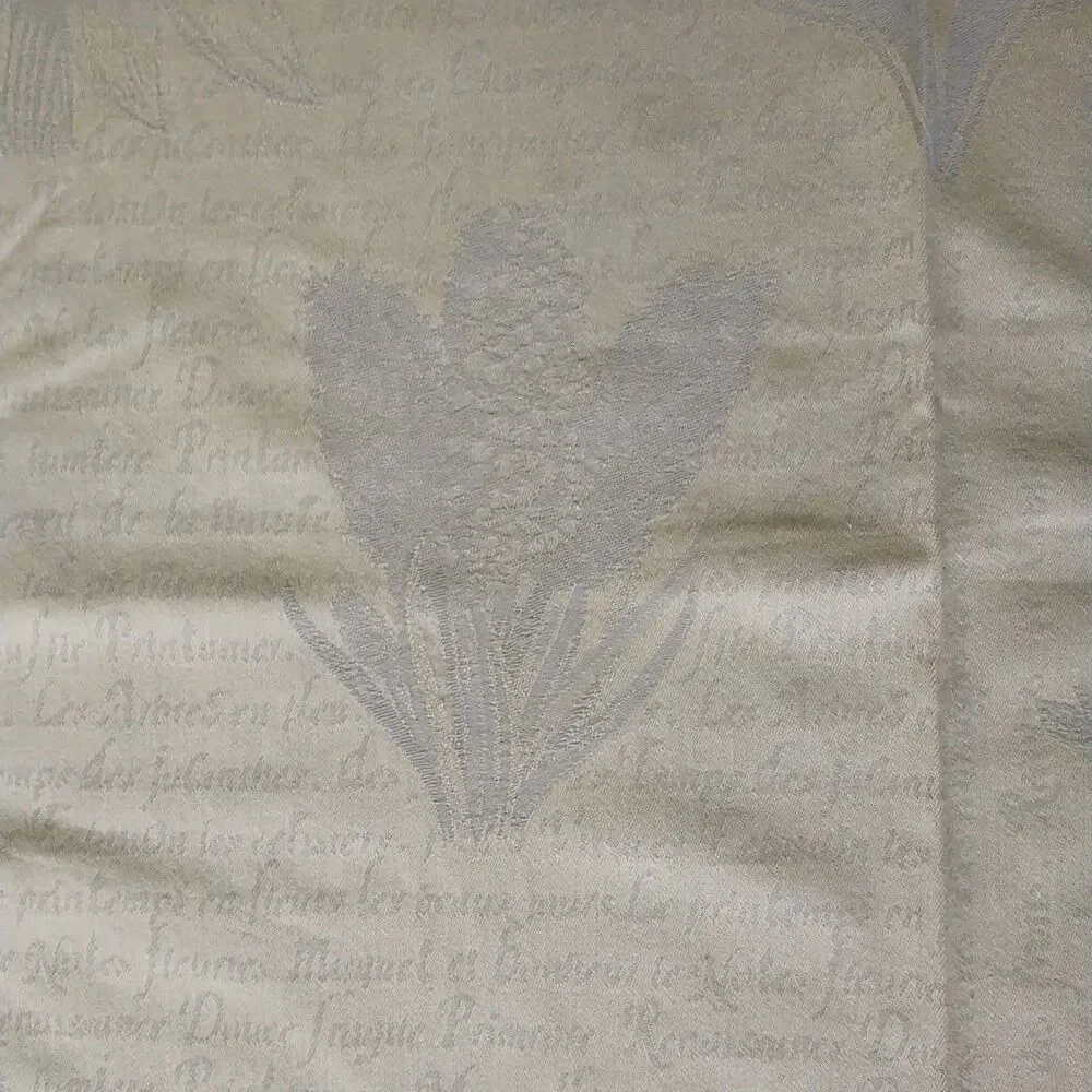 Le Jacquard Francais this tablecloth